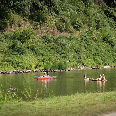 Huttopia Vallee De La Semois 瑟穆瓦河畔夫雷斯
